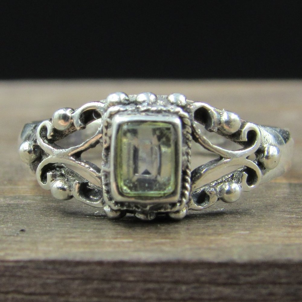 Size 3.75 Sterling Silver Rustic Rectangle Topaz … - image 1
